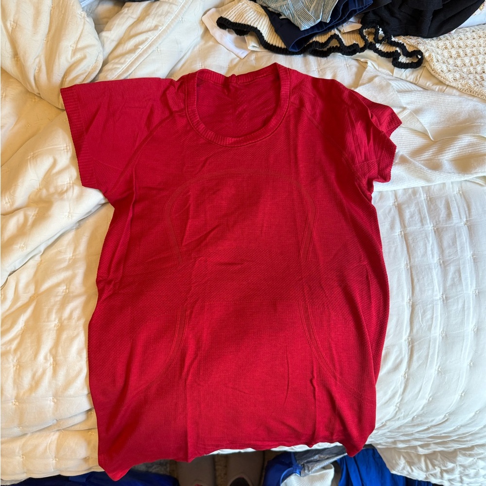 Lululemon Swiftly Tech  - Red